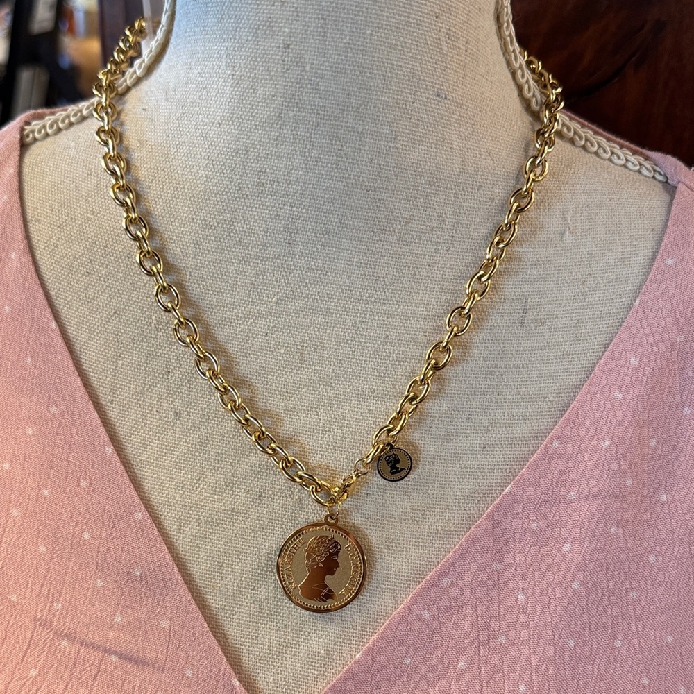 Gold Chain Necklace with Cameo Pendant